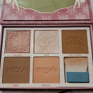 Benefit Highlighter and bronzer pallet
